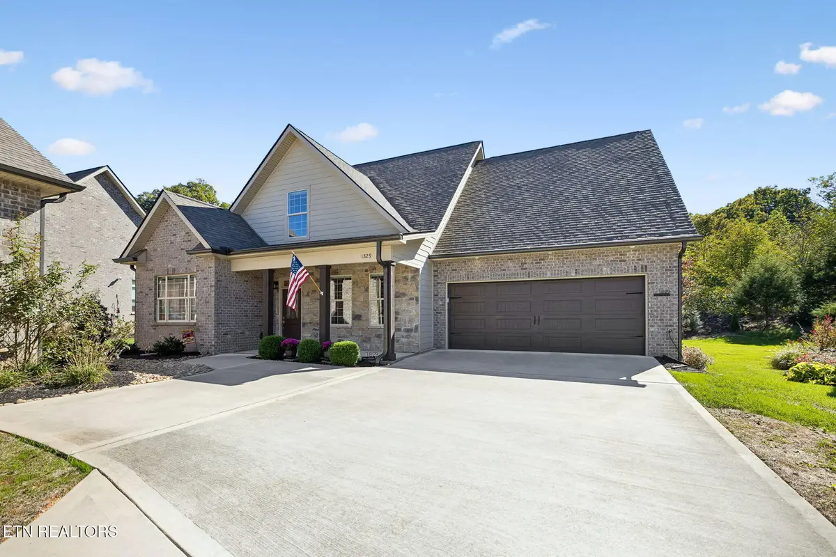 1829 Mountain Drive, Lenoir City, TN 37772 - #1