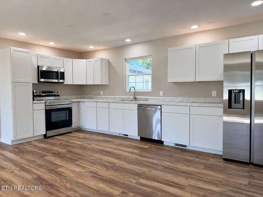 462 Morris St, Newport, TN 37821 - #3