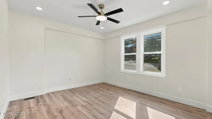 1123 Hiawassee Ave, Knoxville, TN 37917 - #2