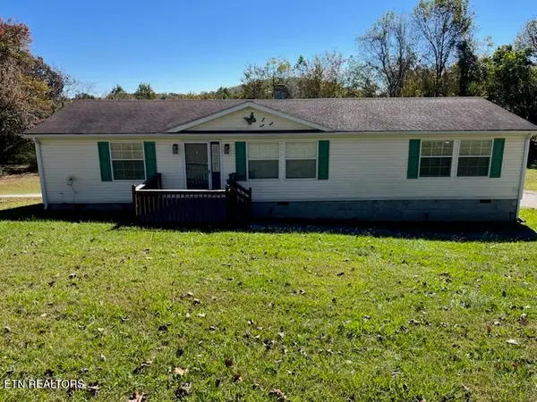 124 Oak Grove Lane, Rocky Top, TN 37769