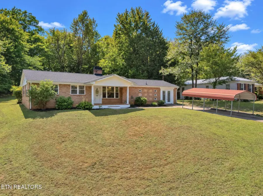 229 Delay St, Athens, TN 37303 - #2