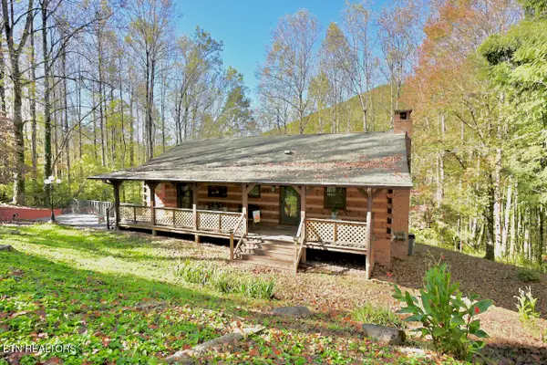 146 E Leatherwood Drive, Walland, TN 37886