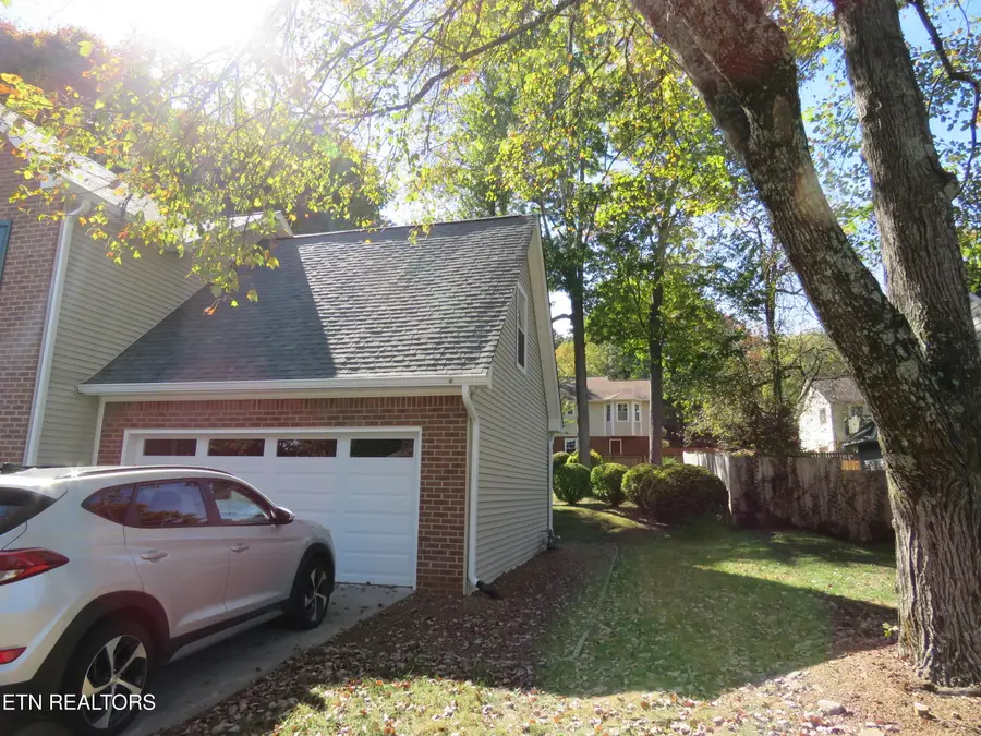 1725 Summer Spring Blvd, Knoxville, TN 37931 - #3