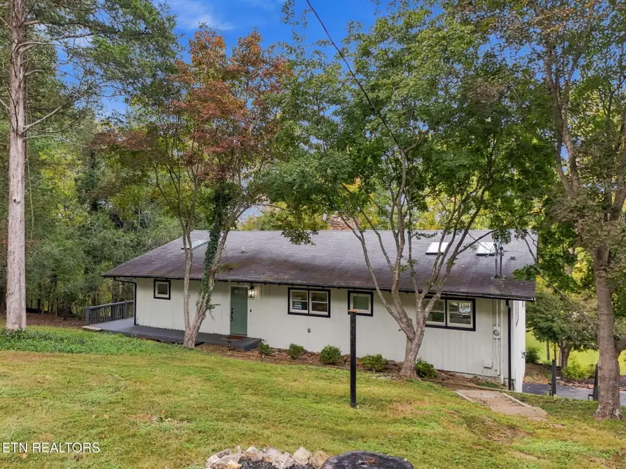 1464 Twin Coves Drive, Lenoir City, TN 37772 - #2
