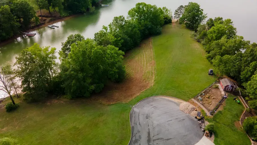 169 Plantation Point Drive, Dandridge, TN 37725 - Image #2