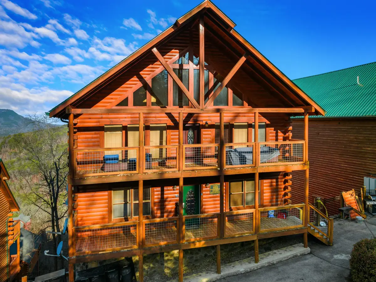 950 Black Bear Cub Way, Sevierville, TN 37862 - Image #1