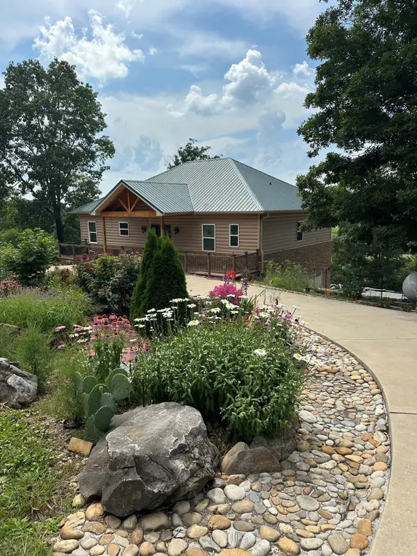 285 Redwood Drive, Dandridge, TN 37725