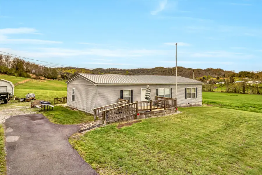 6235 Tazewell Hwy Highway, Sneedville, TN 37869 - Image #2