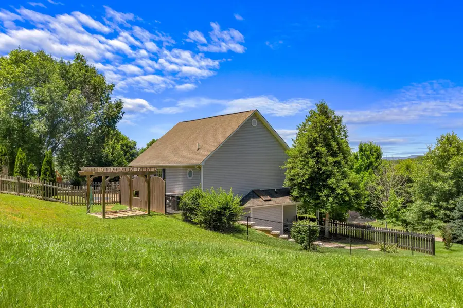 230 Fieldcrest Drive, Jefferson City, TN 37760 - Image #3