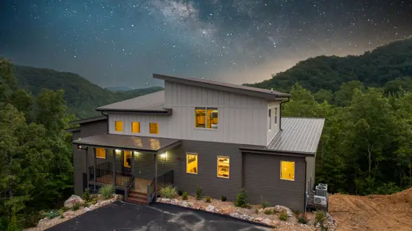 1429 Mountain Ash Way, Sevierville, TN 37876