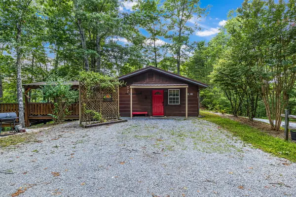 2025 Ridgecrest Loop Lane, Sevierville, TN 37876