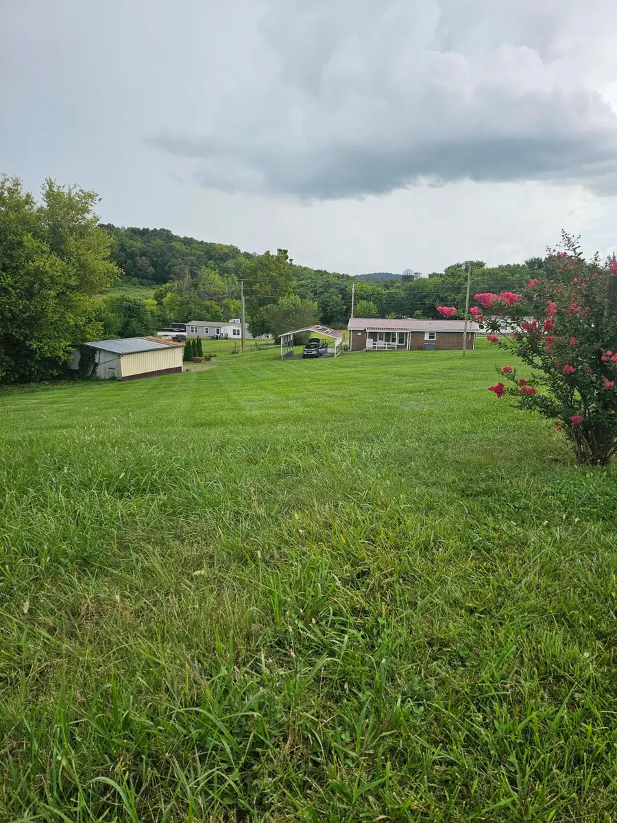 887 Old Kentucky Road, Greeneville, TN 37743 - Image #2