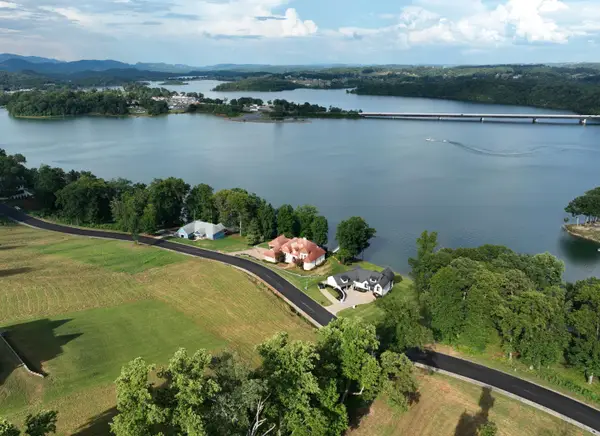 2123-2129 Edgewater Sound, Morristown, TN 37814