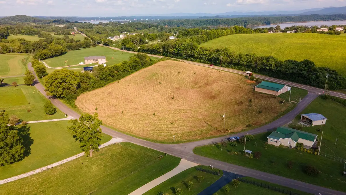 1835 Hammer Road, Dandridge, TN 37725 - Image #1