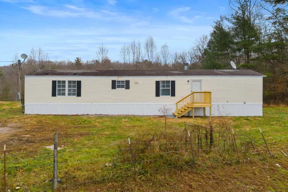 118 Delia Young Lane, Wartburg, TN 37887 - Image #1