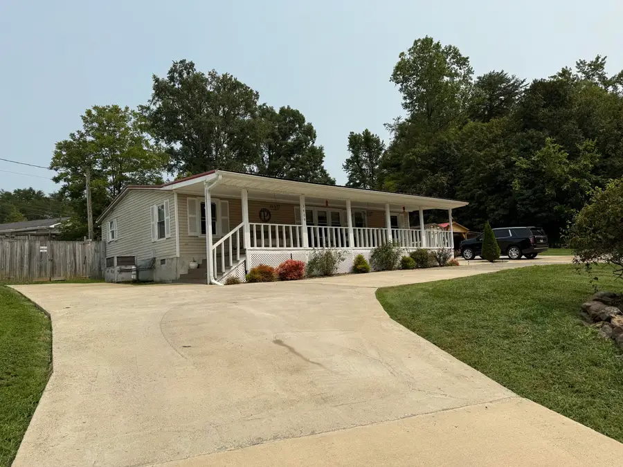 3406 Bridges Chapel Road, Dandridge, TN 37725 - Image #3