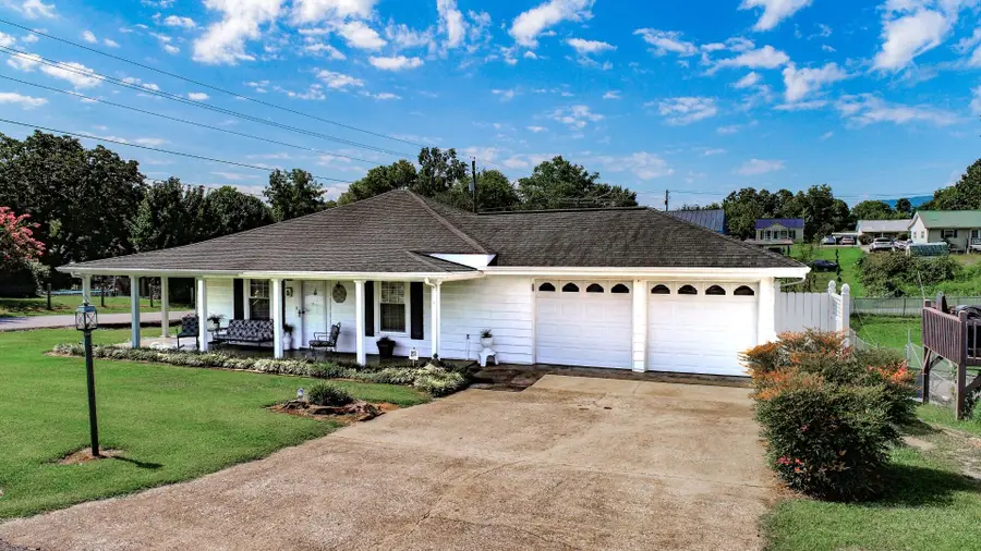 631 6th St, Newport, TN 37821 - Image #3