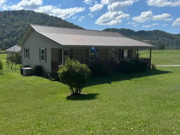 1592 Dry Valley Road, Thorn Hill, TN 37881