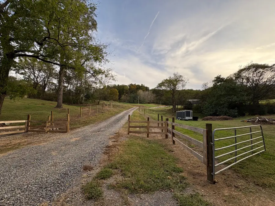 880 Gray Rd Road, Rutledge, TN 37861 - Image #2