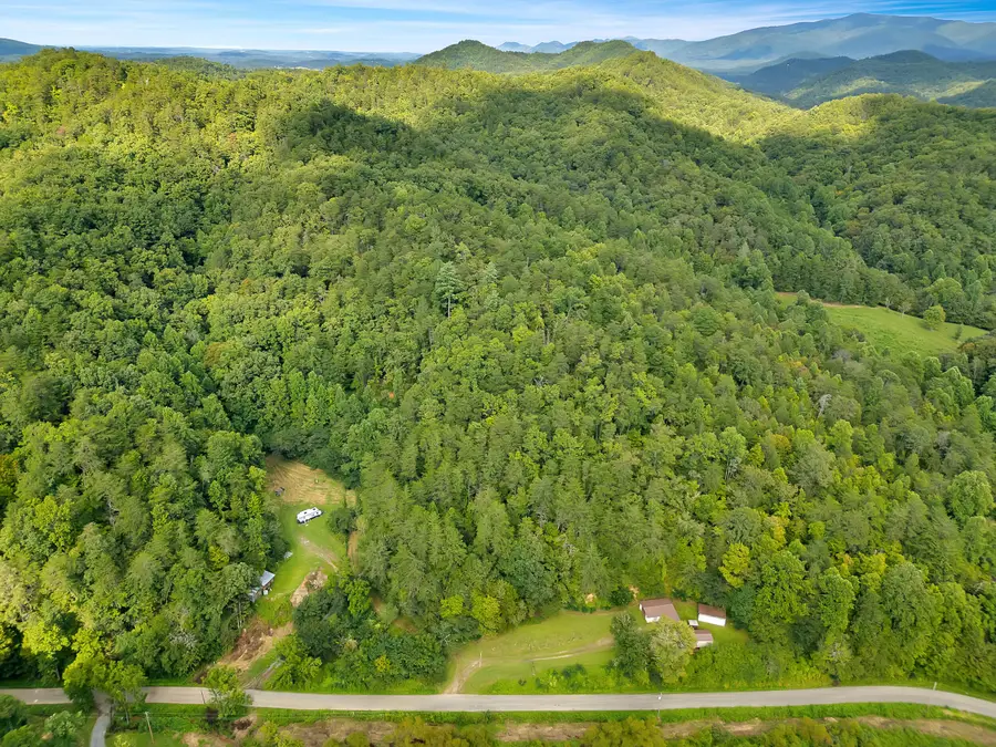 3406 Bogard Road, Cosby, TN 37722 - Image #2