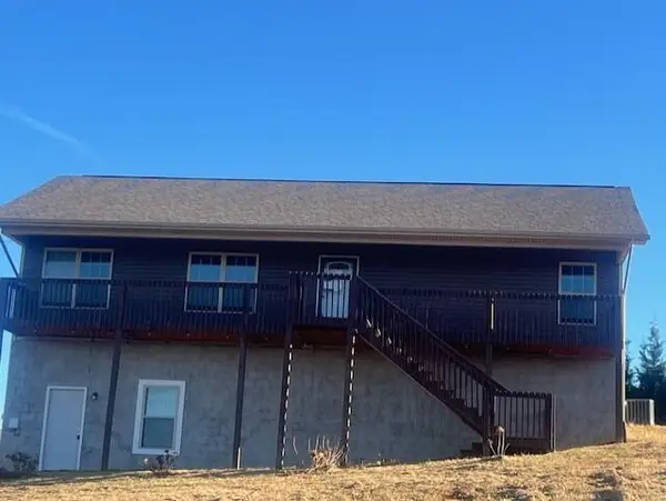 525 Low Valley Road, Dandridge, TN 37725