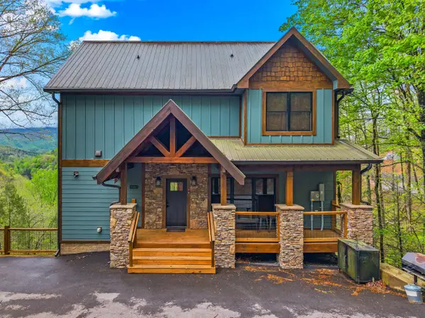 5276 Riversong Way, Sevierville, TN 37876