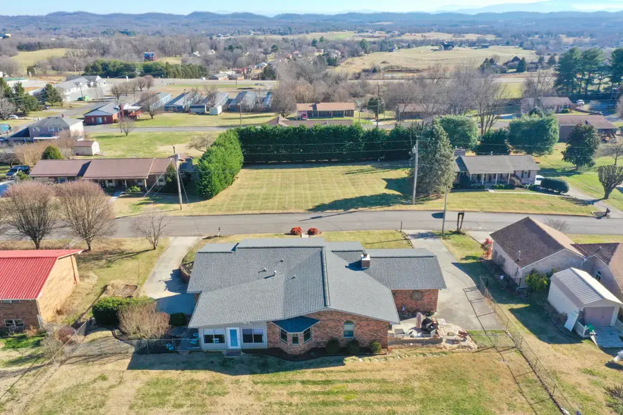 7032 S Crest Avenue, Talbott, TN 37877 - Image #2