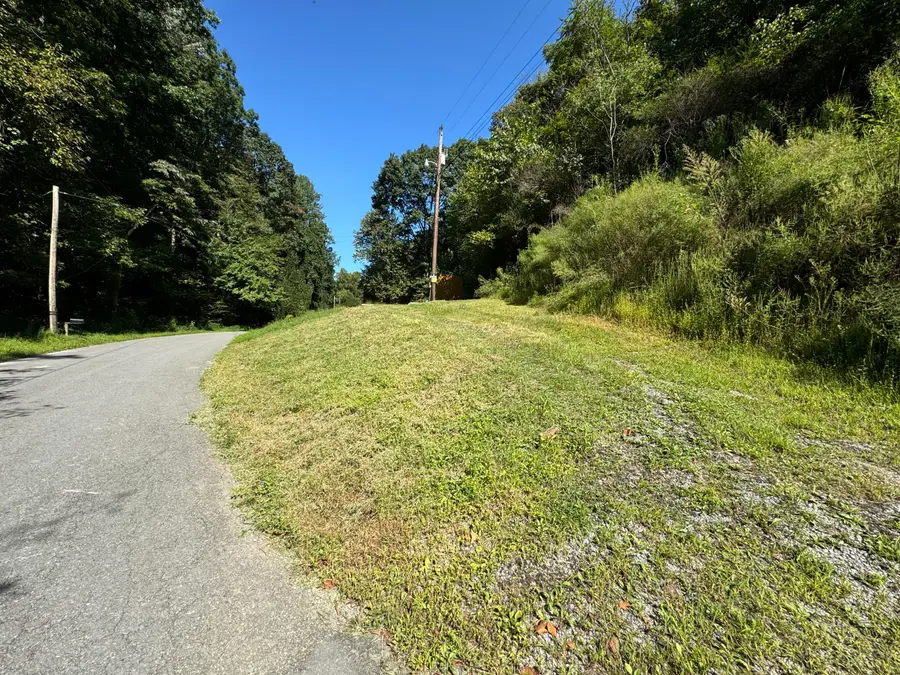 581 Piney Grove Road, Tazewell, TN 37879 - Image #3