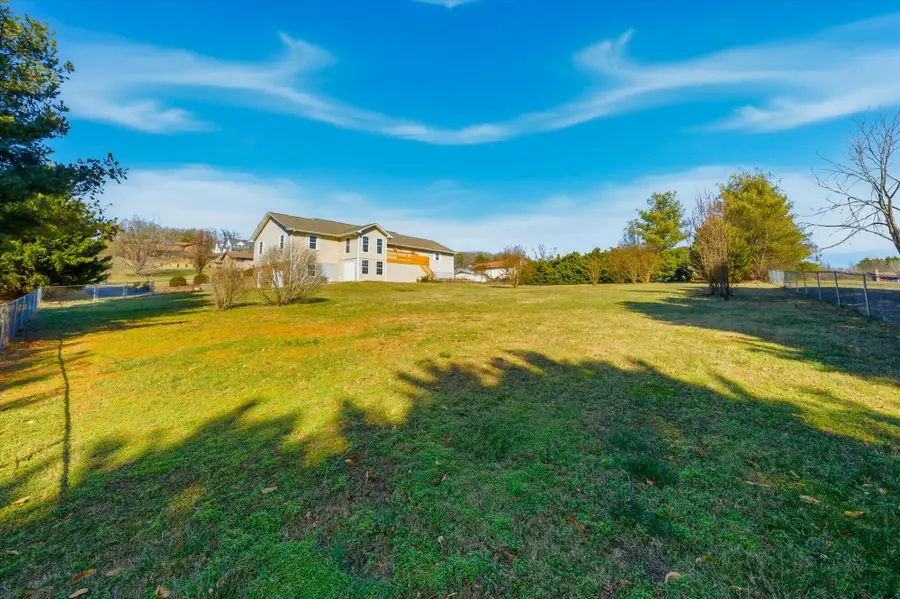 612 Briarwood Drive, Dandridge, TN 37725 - Image #3