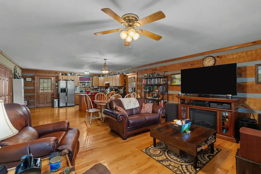 855 Chestnut Grove Circle, Dandridge, TN 37725 - Image #2