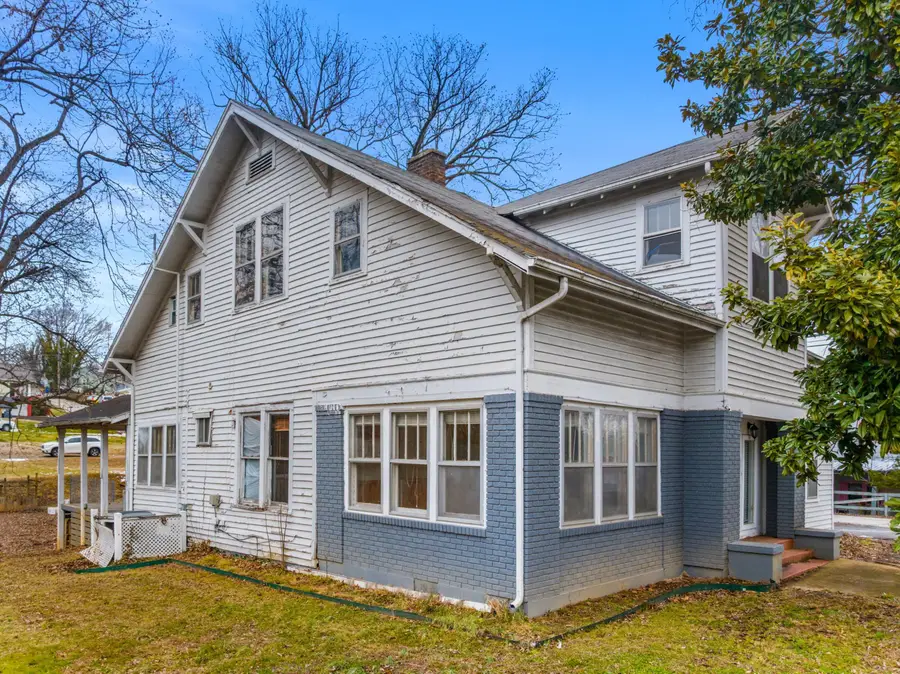 222 E Meeting Street, Dandridge, TN 37725 - Image #2