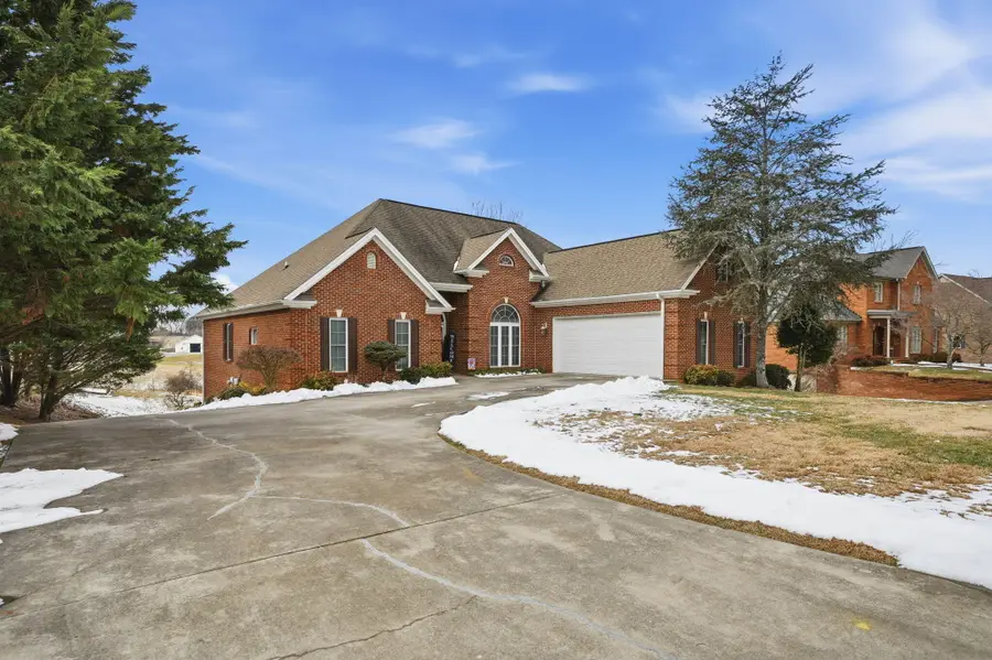 524 Ashland Oaks Drive, Morristown, TN 37813 - #2