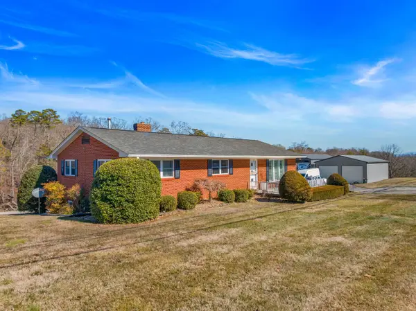 1076 Gay Street, Dandridge, TN 37725