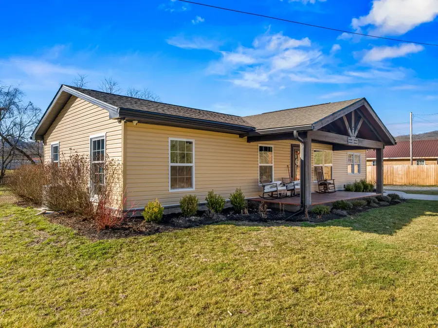 296 Seal Avenue, Sneedville, TN 37869 - #3