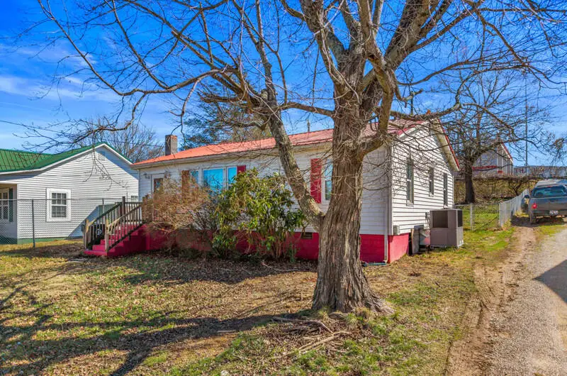 925 Lennie Avenue, Morristown, TN 37813 - #2