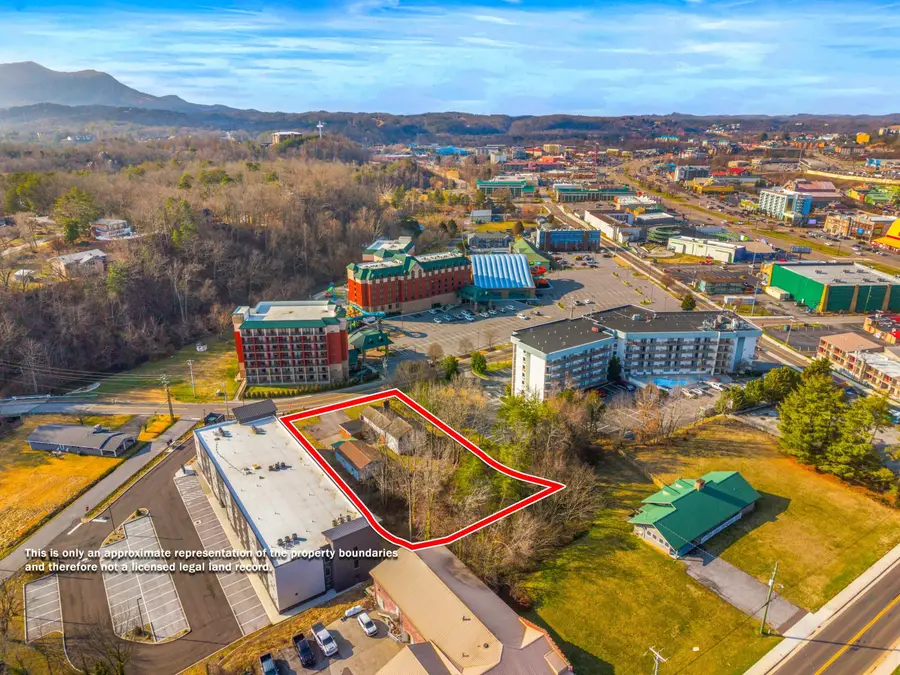 223 Sharon Drive, Pigeon Forge, TN 37863 - #3