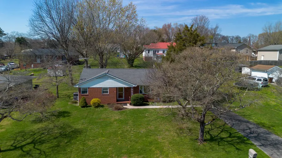 1917 Overlook Avenue, Jefferson City, TN 37760 - #2