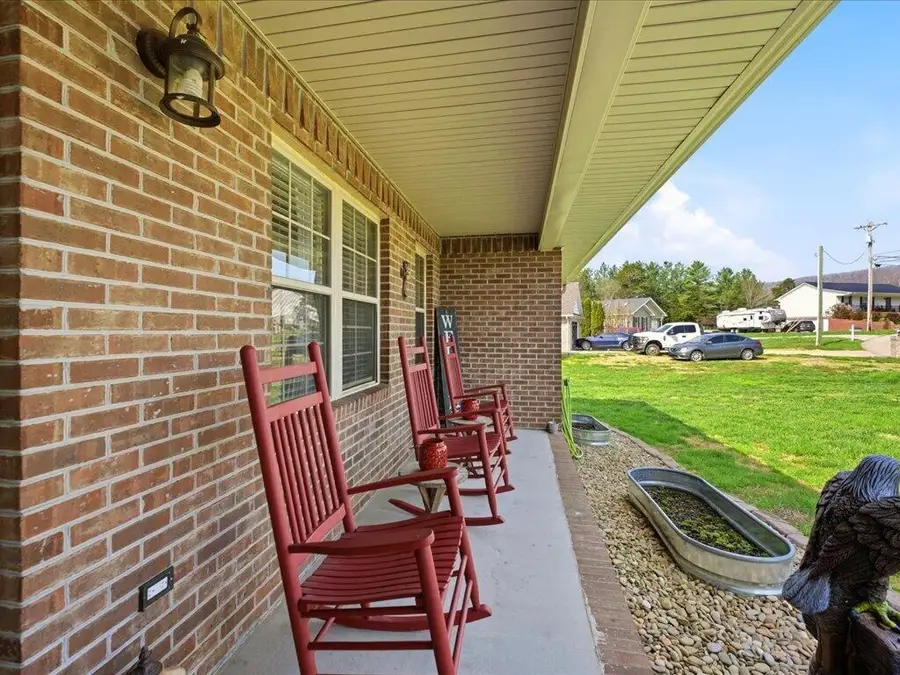 197 Deer Ridge Drive, Rutledge, TN 37861 - #2