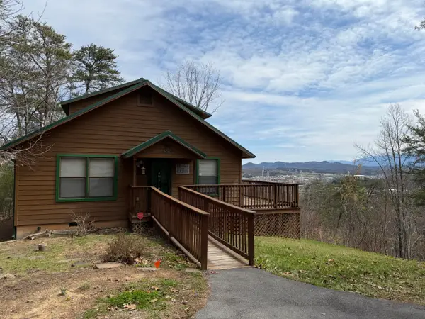 801 Lloyd Huskey Road, Pigeon Forge, TN 37863