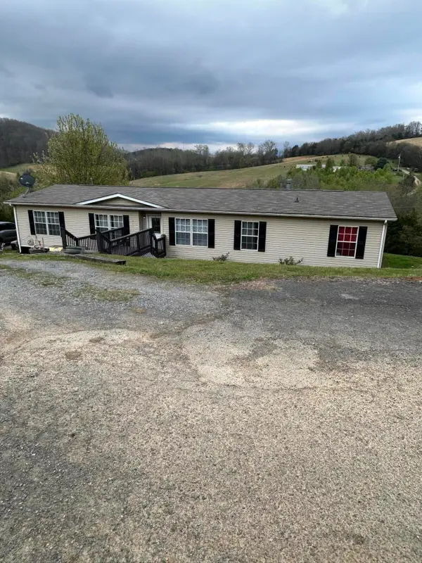 424 Silverwalk Way, Newport, TN 37821