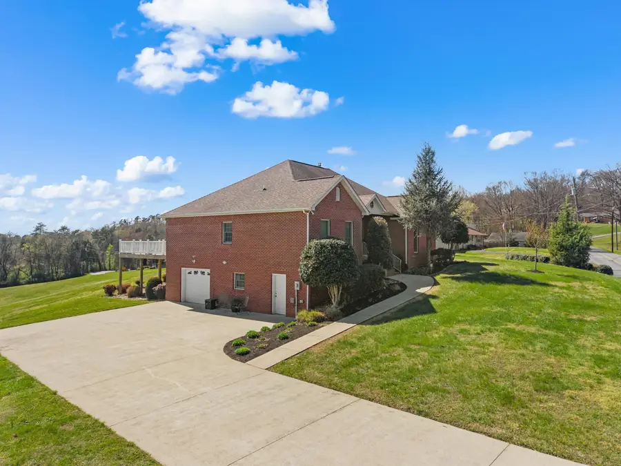741 Cherokee Drive, Dandridge, TN 37725 - #3