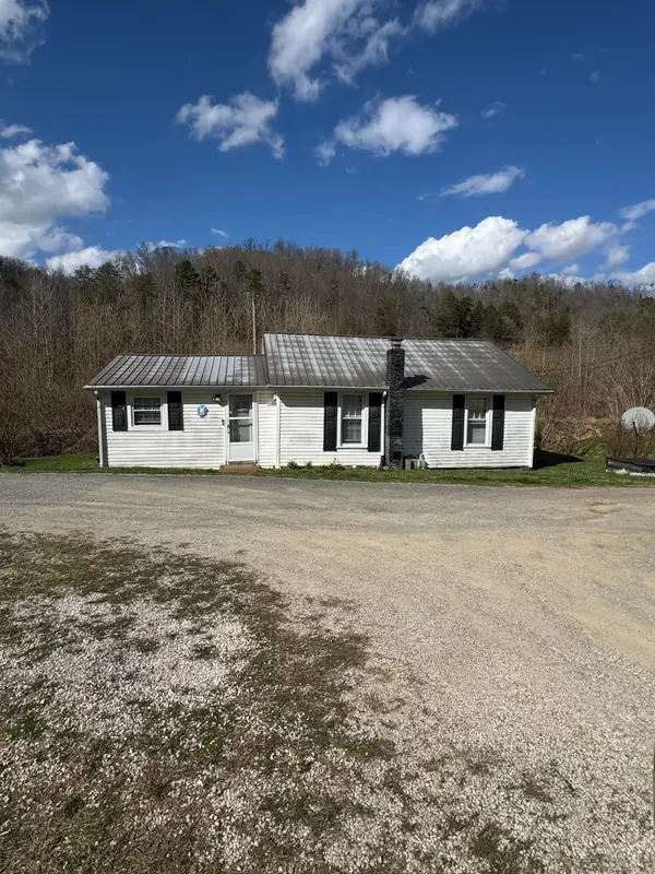 277 Willie Road, Thorn Hill, TN 37881