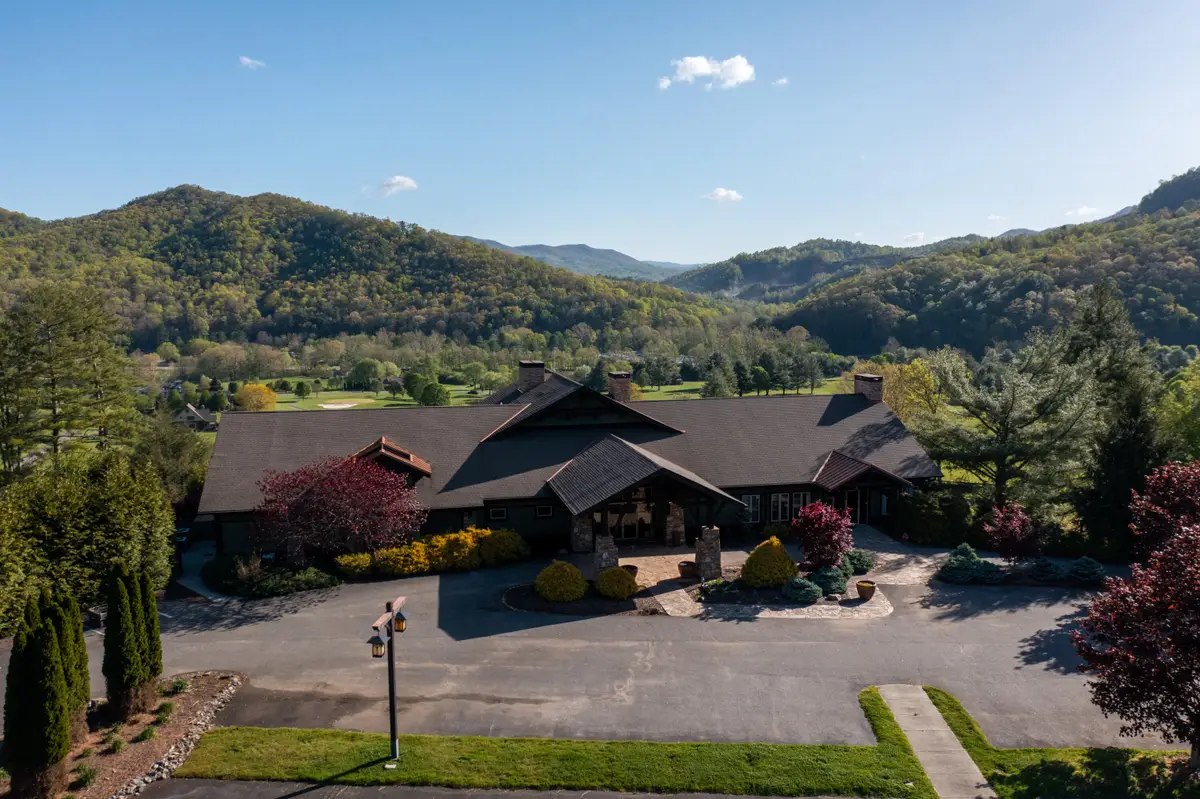 300 Clubhouse Lane, Mountain City, TN 37683 - #1