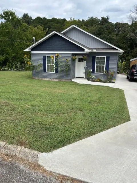 1390 Avery Circle, Lenoir City, TN 37772