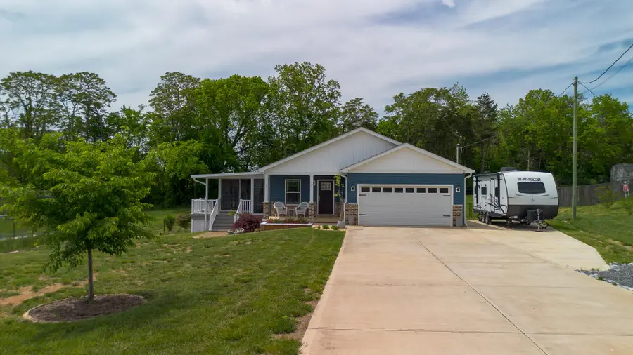 341 Garden Lane, Dandridge, TN 37725 - #2