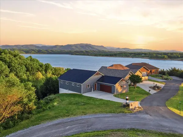 1321 Aqua Vista Way, Newport, TN 37821