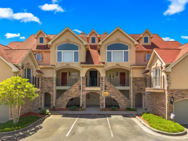 601 River Place Way #UNIT B101, Sevierville, TN 37862