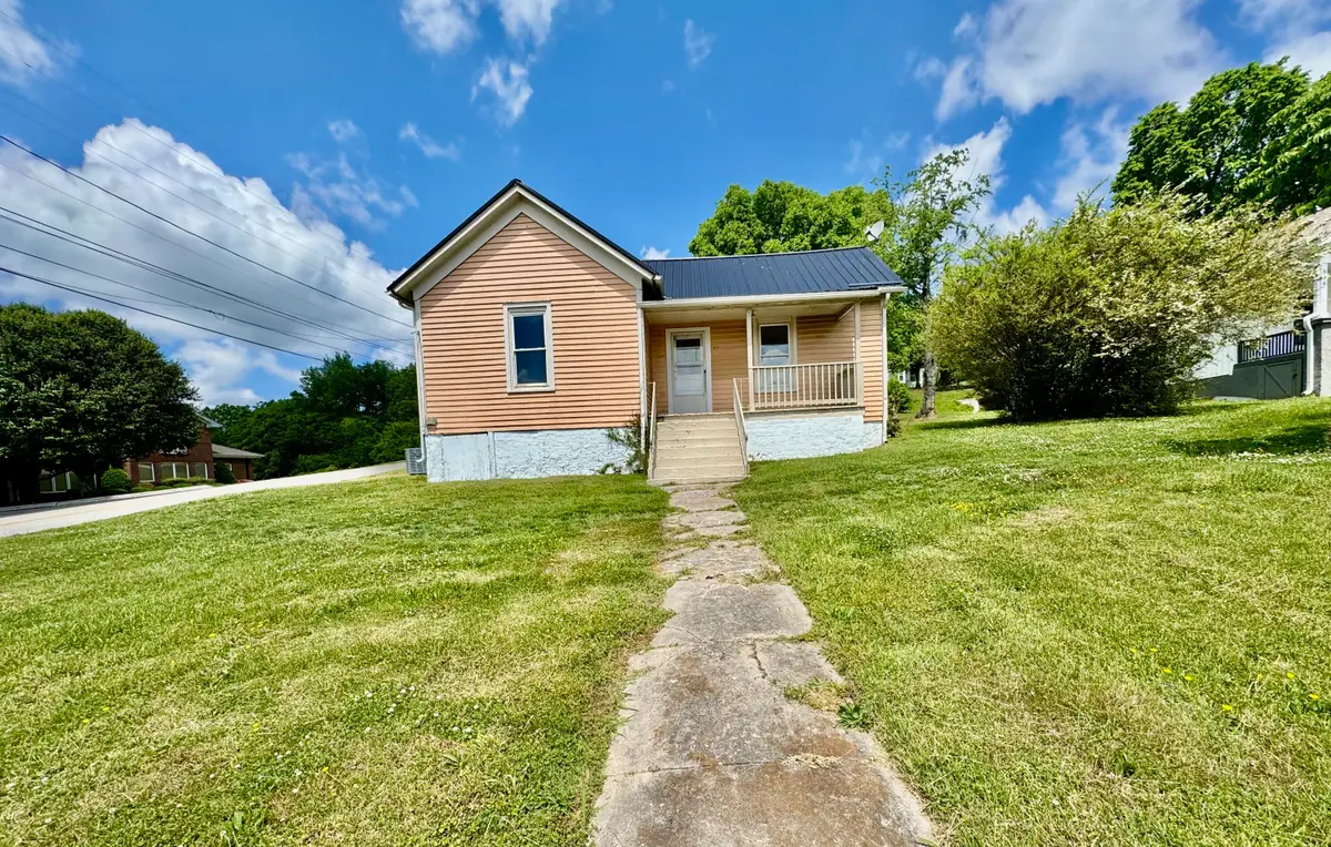 550 W 7th North Street, Morristown, TN 37814 - #1