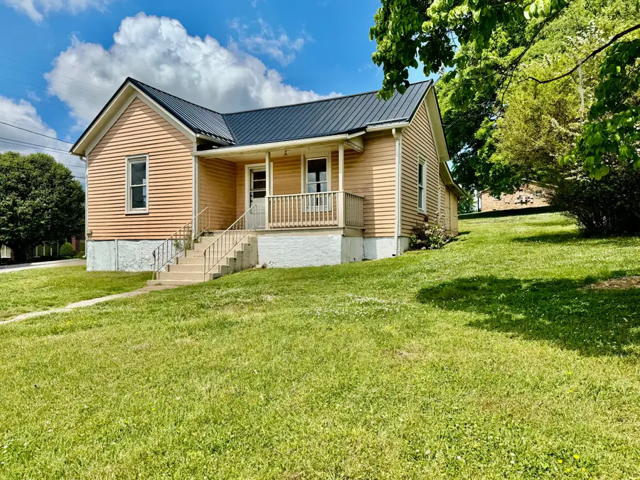 550 W 7th North Street, Morristown, TN 37814 - #2