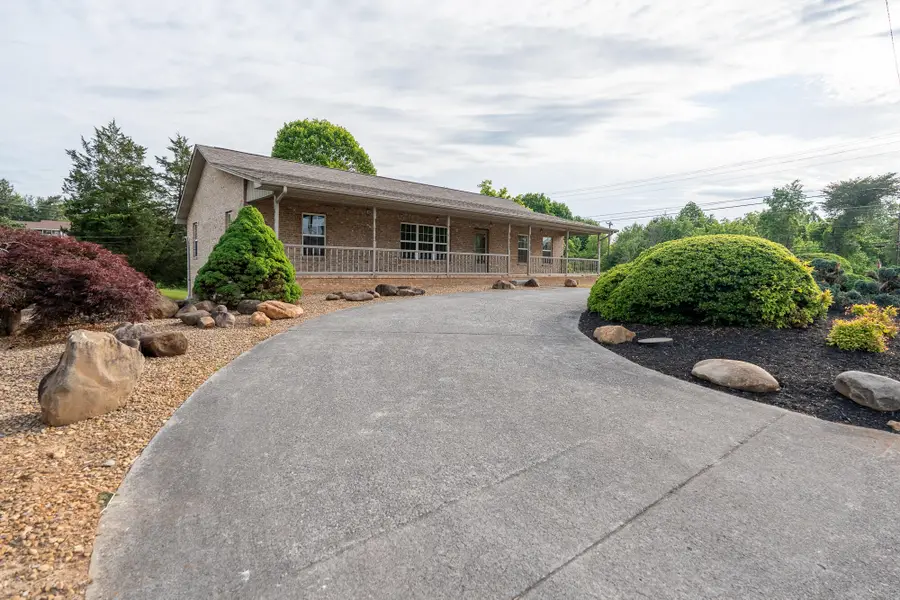 2608 Lakemoore Drive, Morristown, TN 37814 - #3